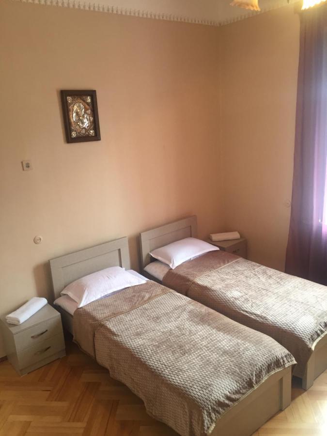 Apartamento Host N1 Kutaisi Exterior foto