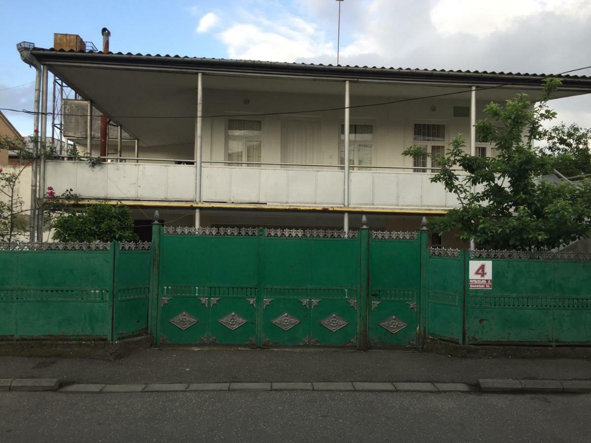 Apartamento Host N1 Kutaisi Exterior foto